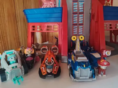 Set de juego Patrulla Canina con vehículos y torre - miniatura 4