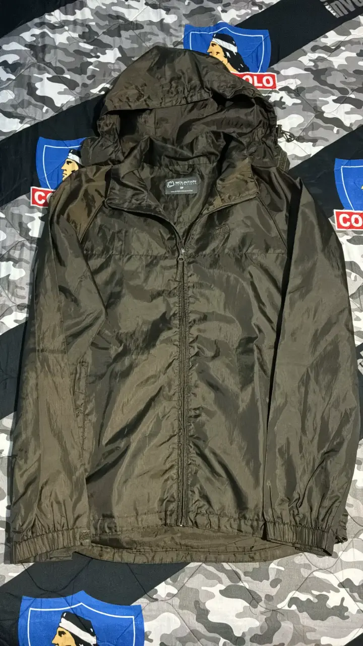 Chaqueta impermeable Mountain color verde