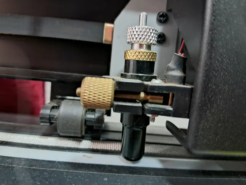 Plotter de Corte Profesional con Soporte - 2
