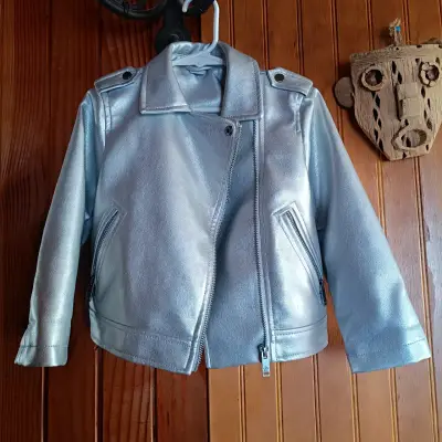 Chaqueta de ecocuero plateada para niña - miniatura 3
