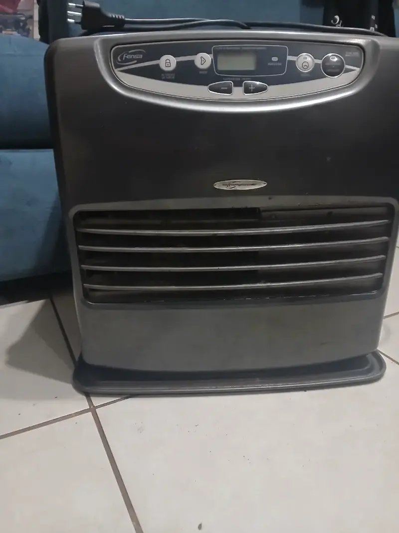 Estufa a parafina Fensa con control digital - 1