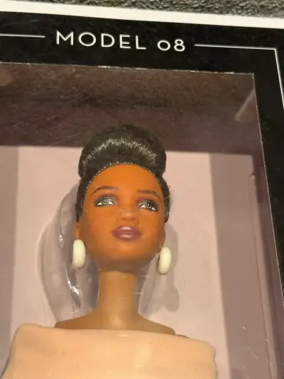 Muñeca Barbie Basics Modelo 08 en caja original - miniatura 3