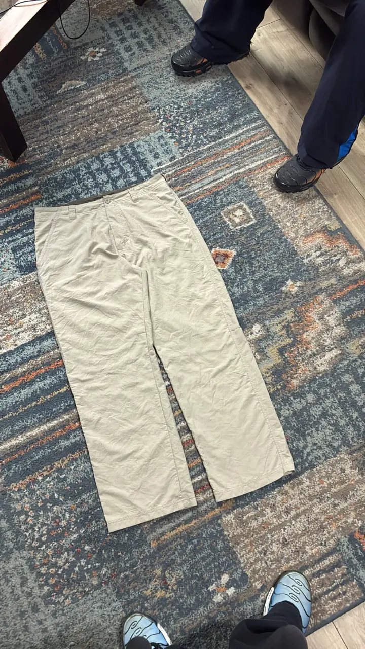 Pantalones beige casuales para hombre