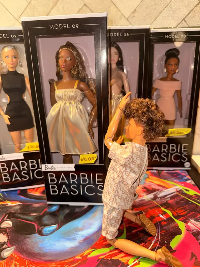 Muñeca Barbie Basics Modelo 09 Edición Especial - 1