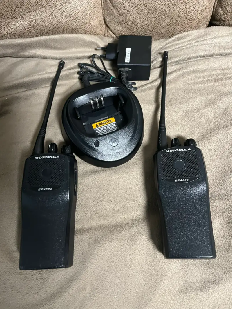 Radios Motorola EP450s con cargador - 1