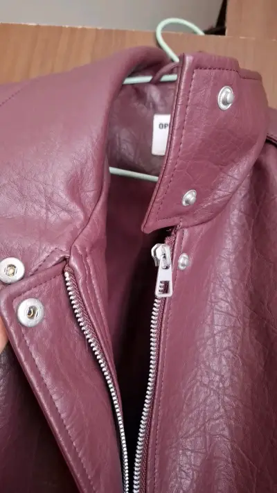 Chaqueta de cuero sintético burdeos para mujer - miniatura 3