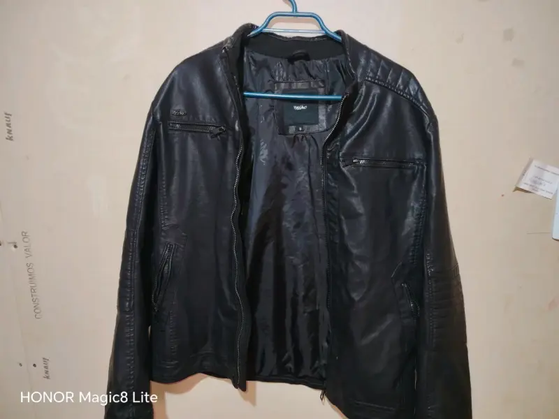 Chaqueta de Cuero Negra Mossimo para Hombre sin us - 1