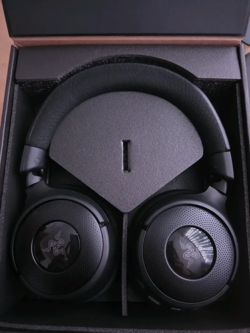 Auriculares Razer Kraken V4 - 1