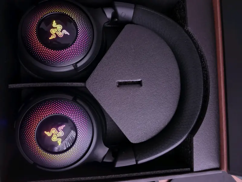 Auriculares Razer Kraken V4 - 2