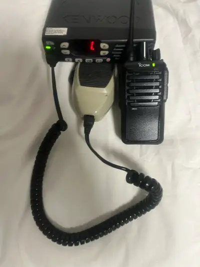 Radio Comunicador Kenwood con Micrófono Icom - miniatura 1