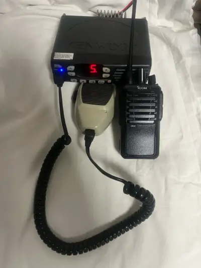 Radio Comunicador Kenwood con Micrófono Icom - miniatura 2