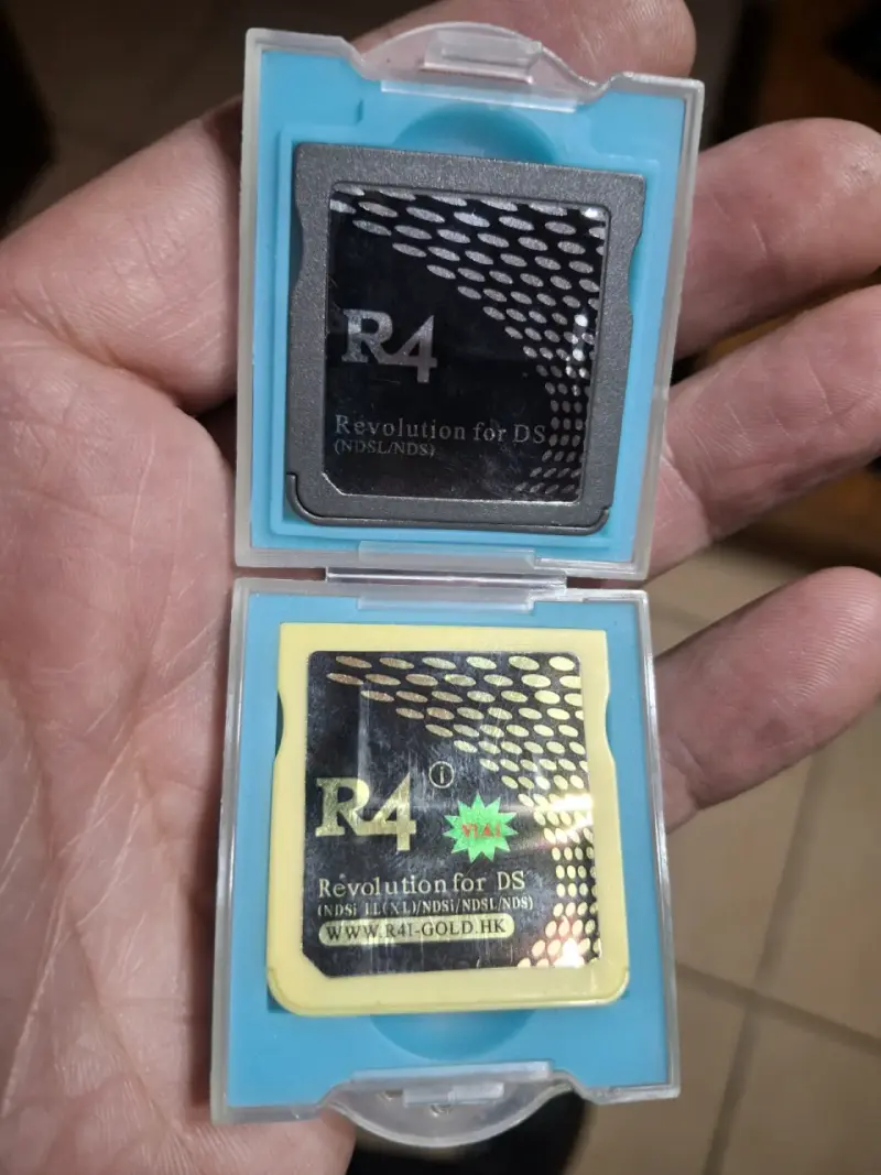 Pack Tarjetas R4 Revolution para Nintendo DS - 1