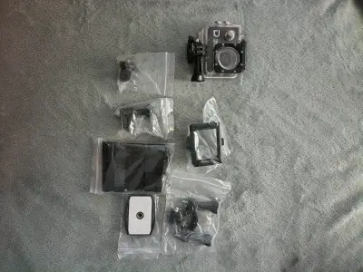 Cámara deportiva sumergible 1080p con accesorios - miniatura 1