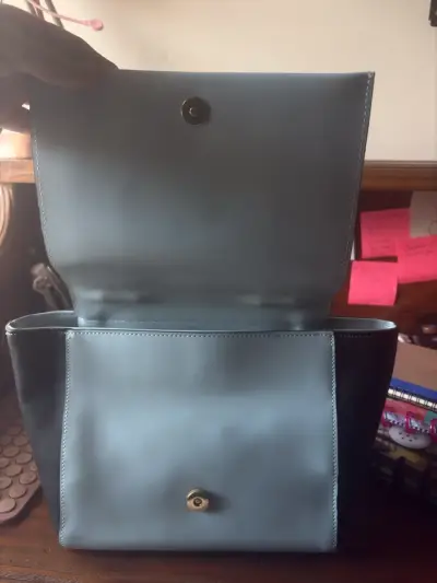 Cartera  celeste azul y negra  Gunas New York - miniatura 2
