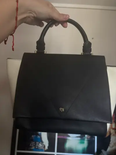 Cartera mediana blanco y negro elegante - miniatura 3