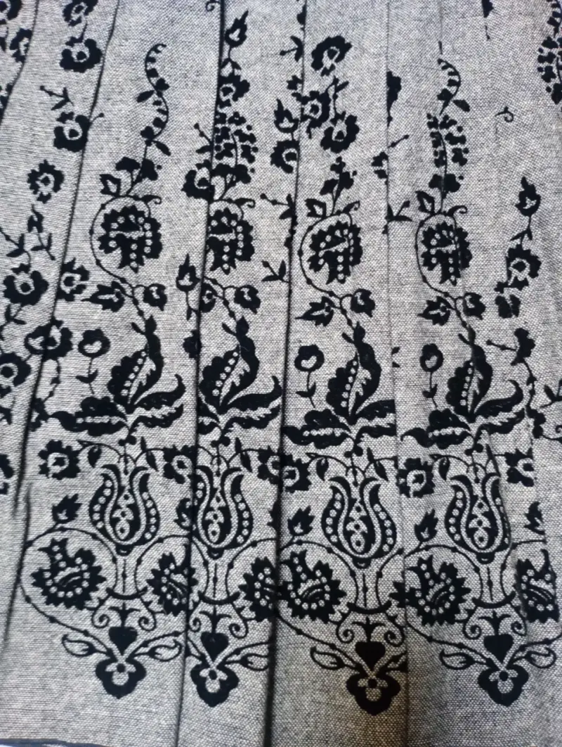 Falda plisada gris con diseño floral Esprit - 2