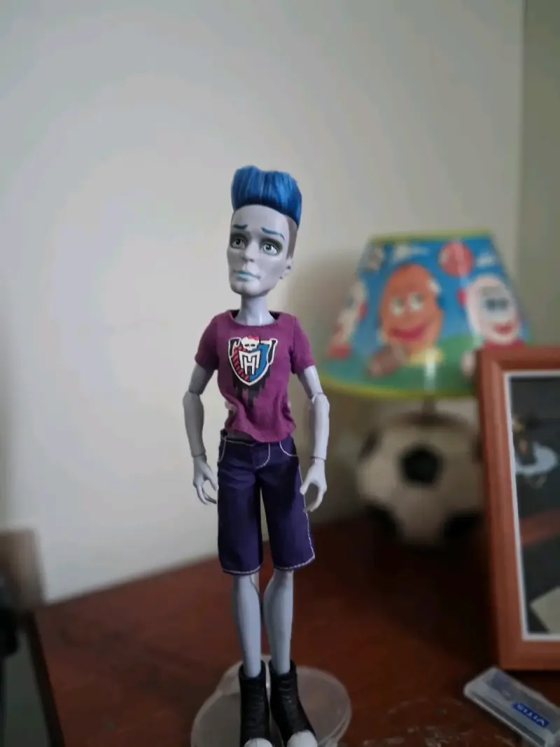 Muñeco Monster High con cabello azul - 2