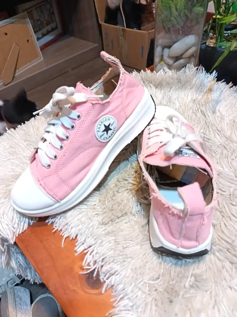 Zapatillas rosadas de lona estilo casual - 3