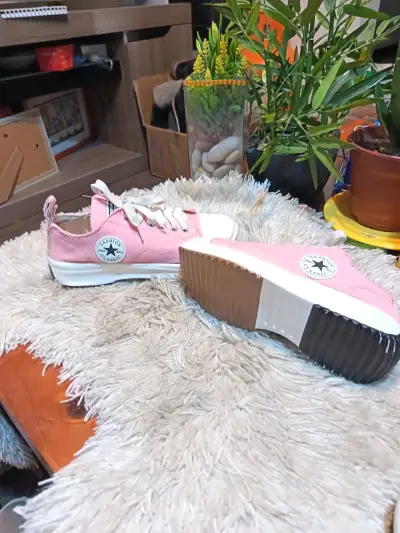 Zapatillas rosadas de lona estilo casual - miniatura 5