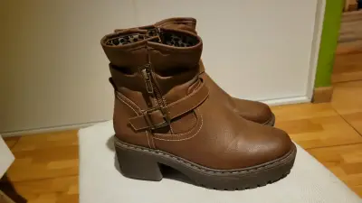 Botines de cuero marrón con hebilla - miniatura 1