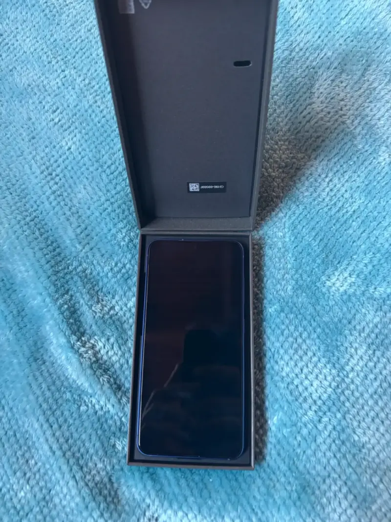 Samsung Galaxy S25 nuevo en caja - 3