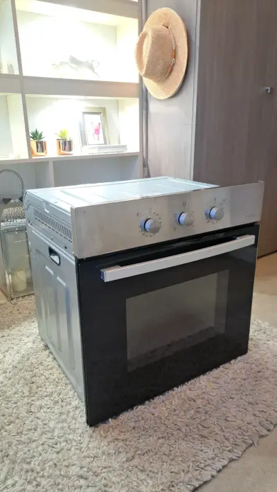 Horno empotrable de acero inoxidable con perillas - miniatura 1