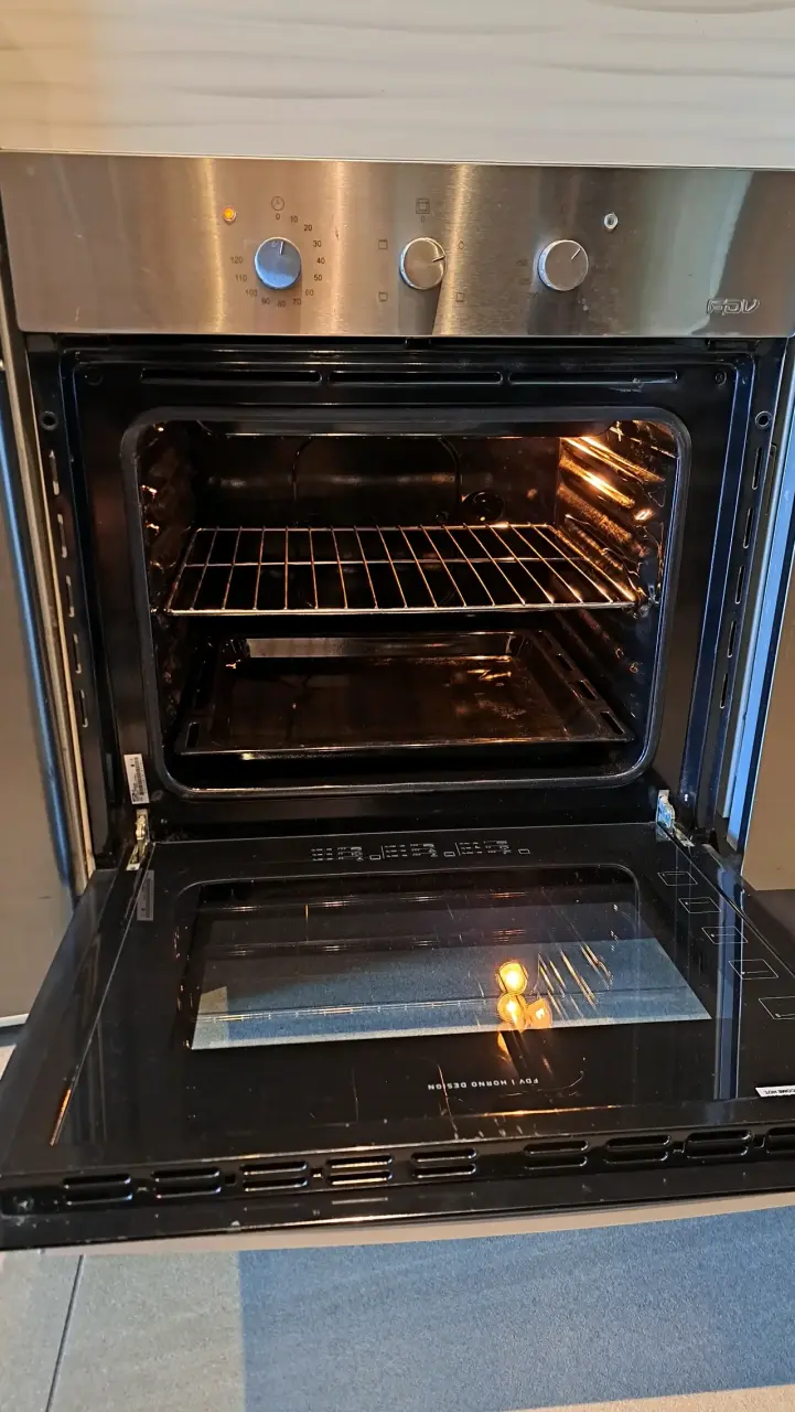 Horno empotrable de acero inoxidable con perillas - 3