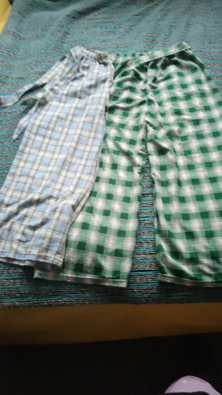 pantalón cuadrillé talla S cómodo y suave
