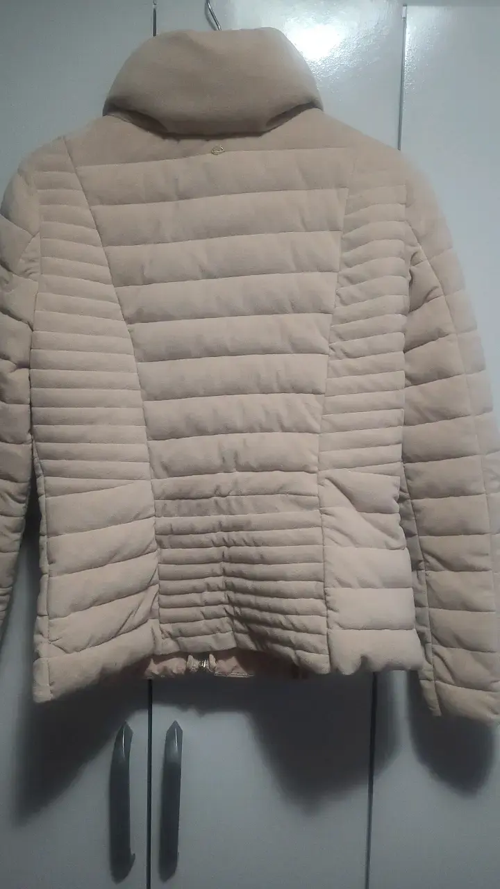 Chaqueta acolchada beige para mujer - 2