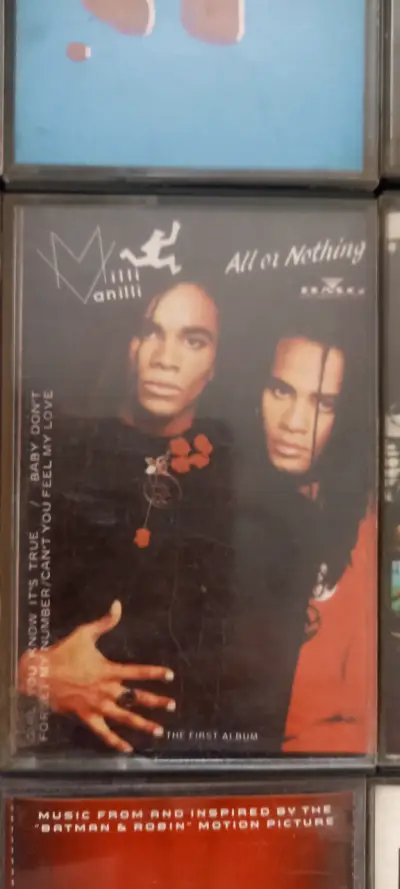 Colección de cassettes de música variada - miniatura 4