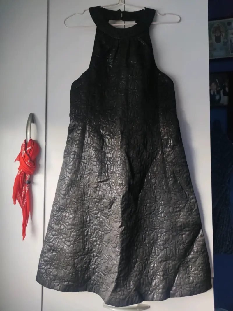 Vestido negro sin mangas - 3