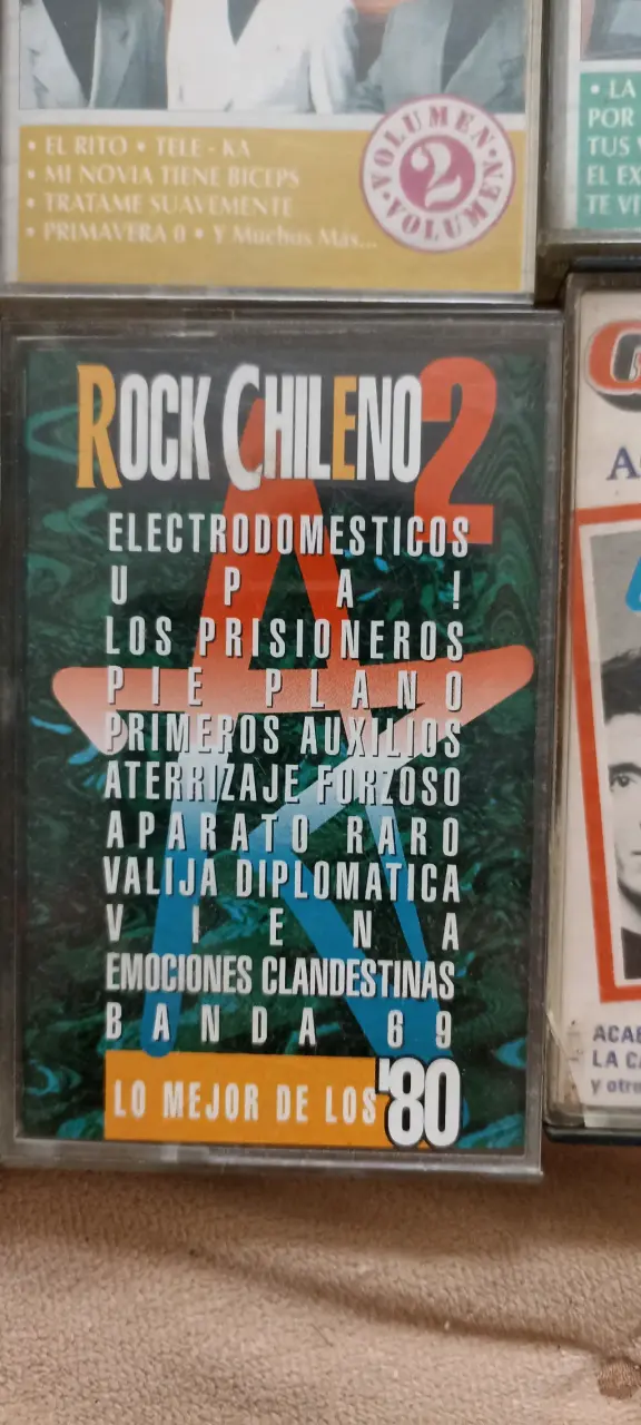 Colección de Cassettes de Rock Latino y Chileno - 2
