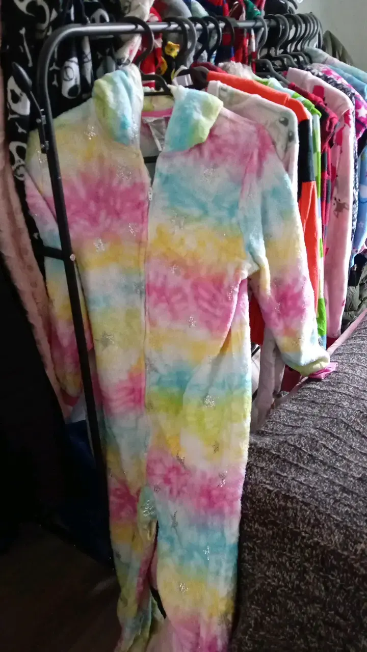 Lote de 25 pijamas para invierno. - 4