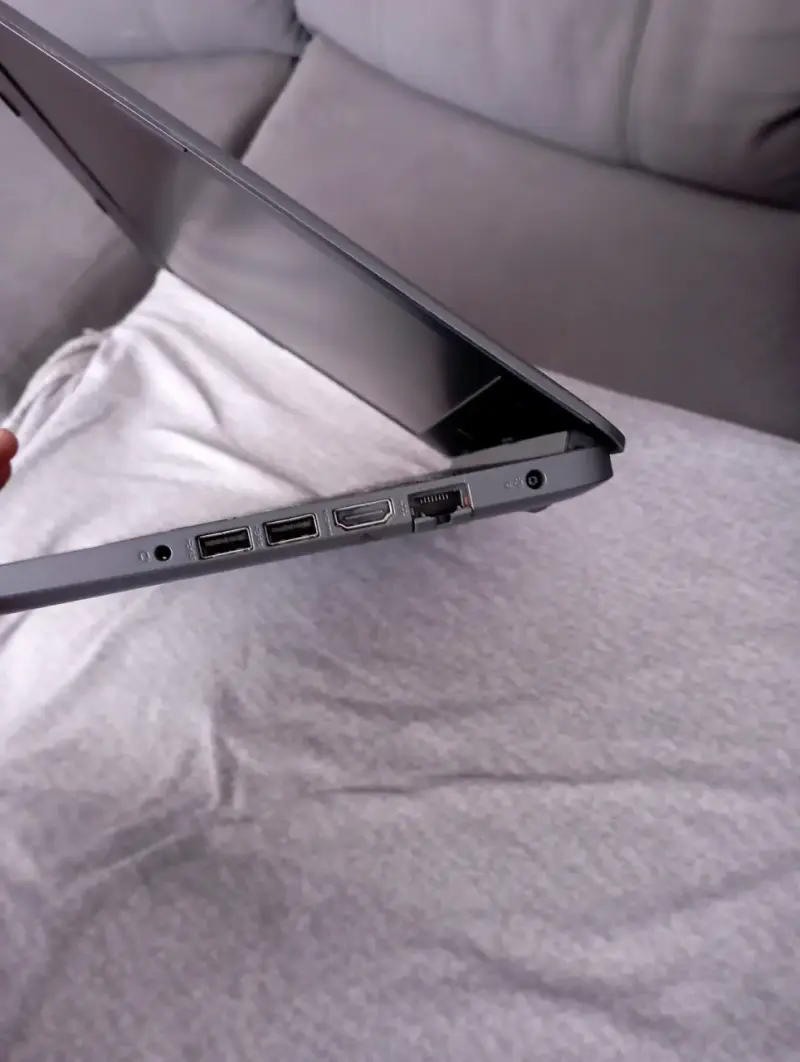 Notebook HP con pantalla de 14 pulgadas y Windows 10 - 4
