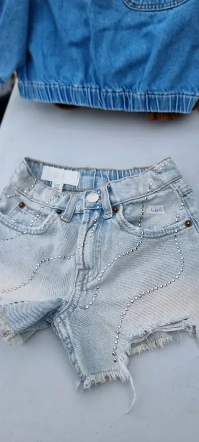 Shorts de mezclilla con tachas para niñas Zara - miniatura 2