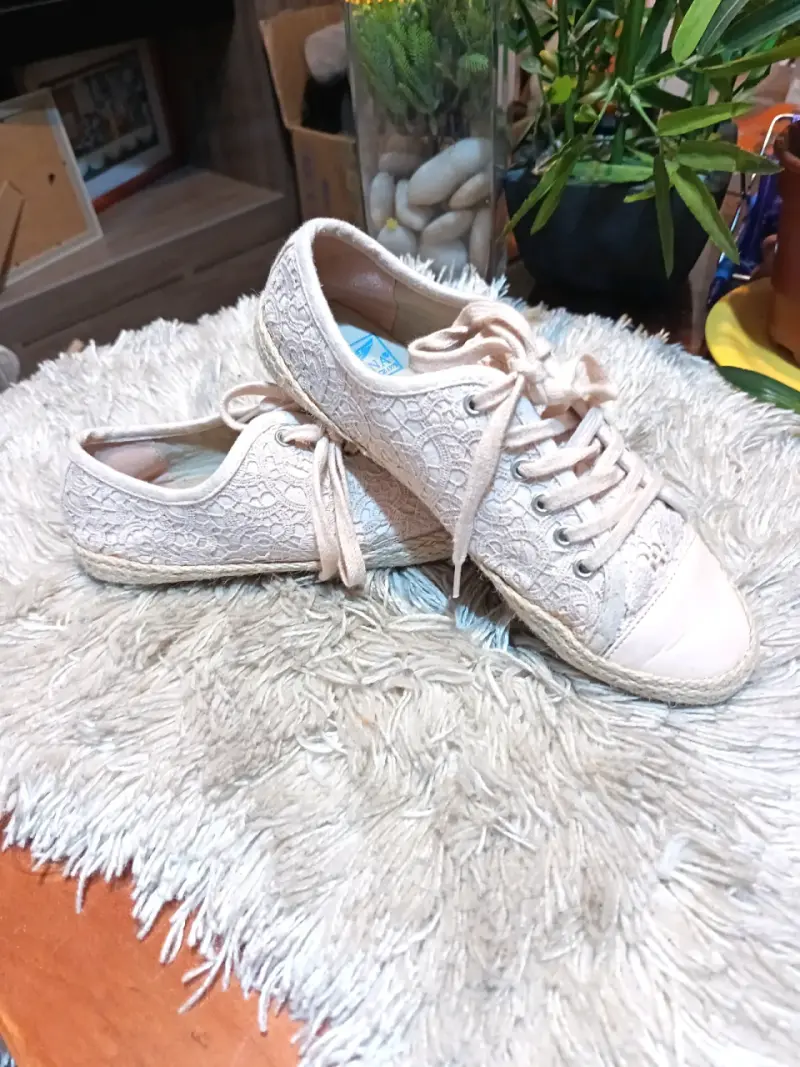 Zapatillas de encaje rosa claro para mujer - 1