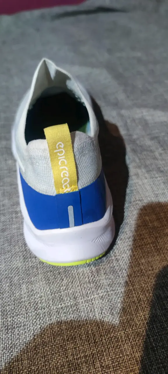 Zapatillas deportivas Nike blancas y azules - 2