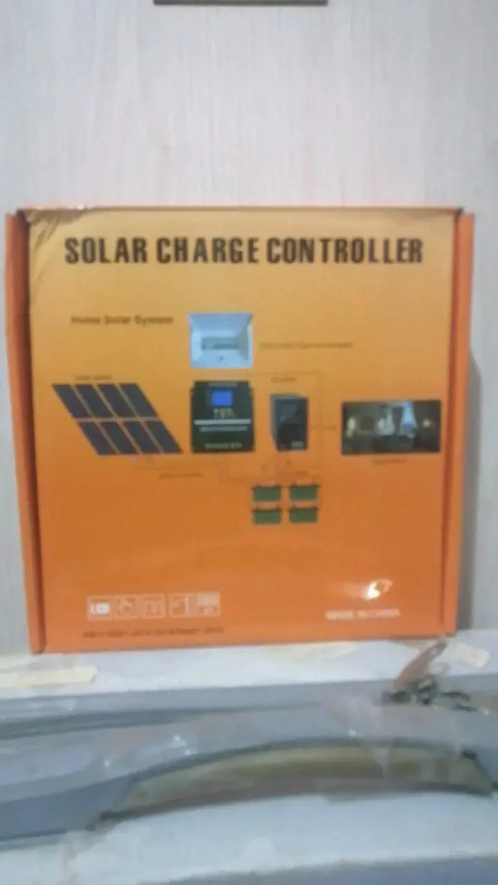 Controlador de Carga Solar MPPT 100A - 1