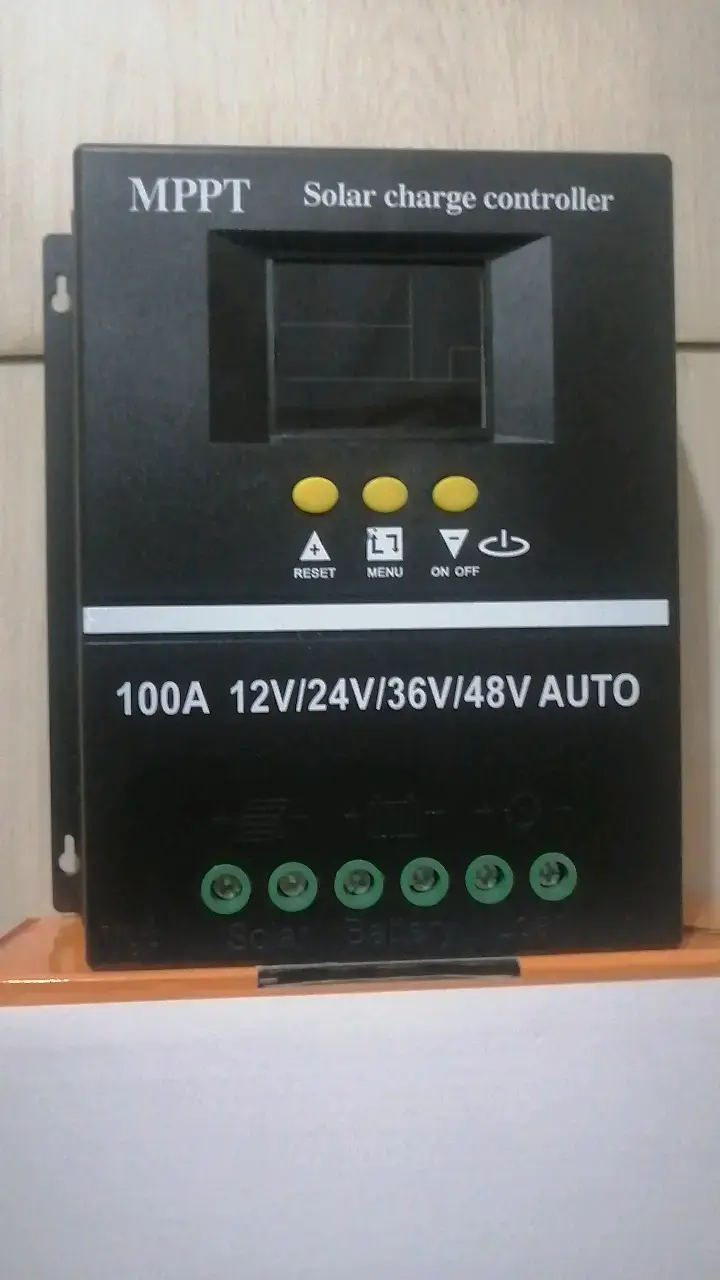Controlador de Carga Solar MPPT 100A - 2