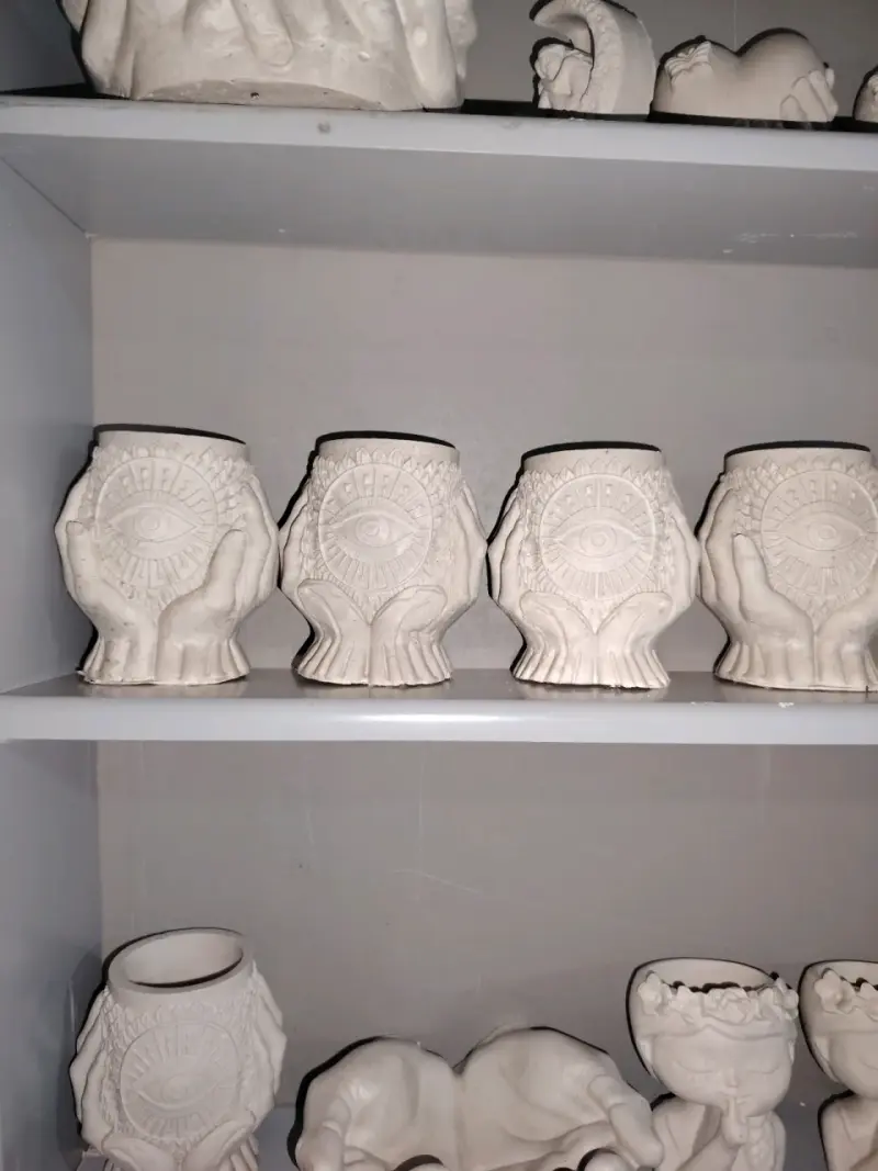 Modelo decorativo de yeso con diseño de rostr - 2
