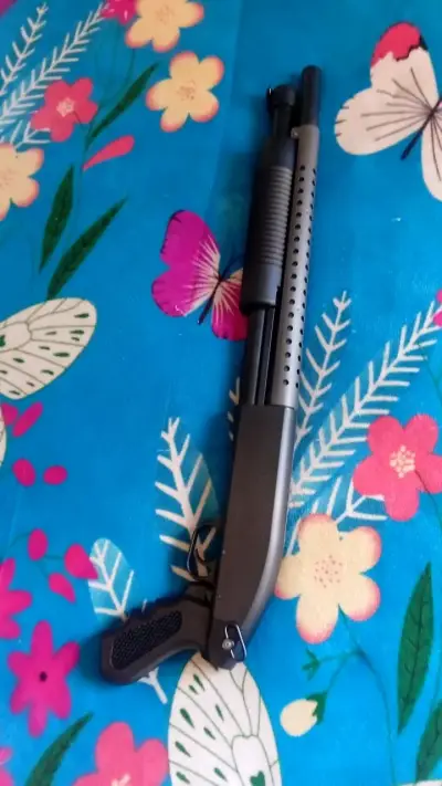 Escopeta de juguete negra - miniatura 3