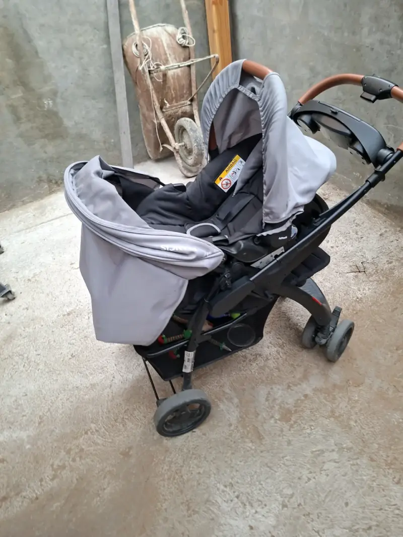 Coche de bebé Infanti con silla de auto gris - 4