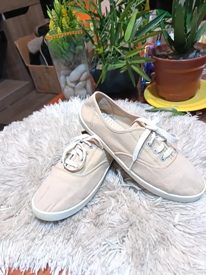Zapatillas beige casuales para mujer - 2