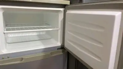 Refrigerador estándar buen estado - miniatura 3