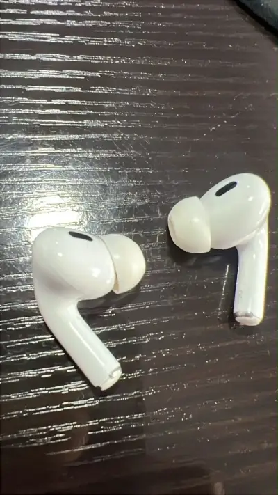 Audífonos inalámbricos Apple AirPods Pro - miniatura 4