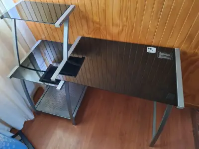 Escritorio de vidrio con estructura metálica - miniatura 5