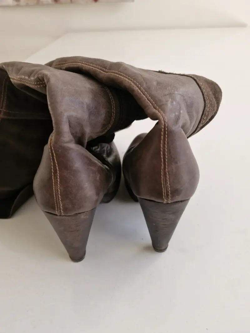 Botas de cuero marrón con tacón alto - 3