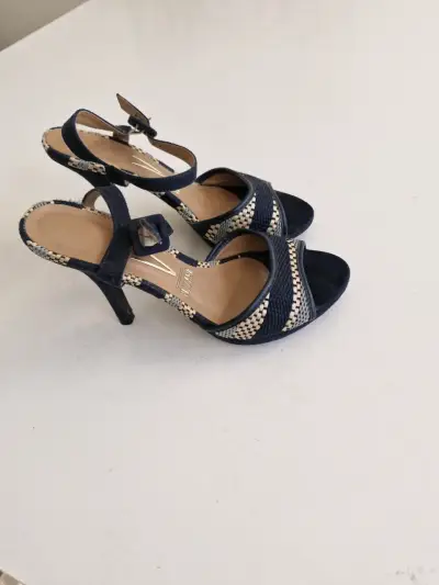 Sandalias de tacón azul con diseño trenzado Vizzano - miniatura 3