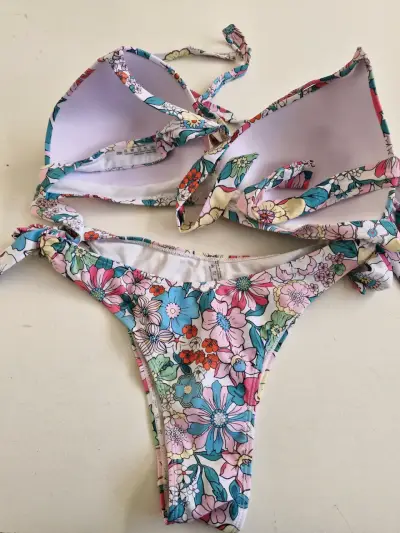 Bikini floral colorido para mujer - miniatura 1