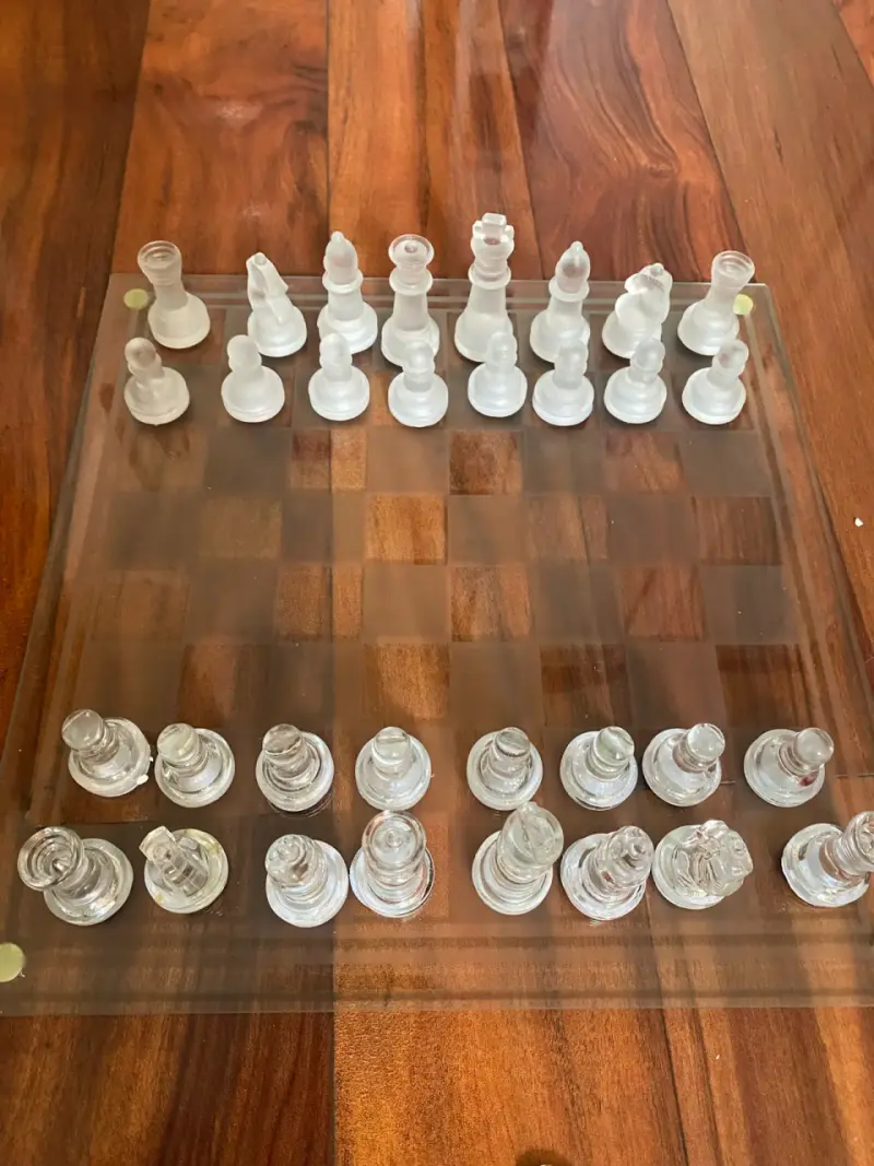 Juego de ajedrez y damas de vidrio elegante - 3